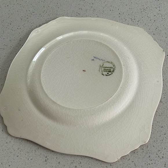 Royal Winton Chintz 8.75” Royalty Scalloped Plate - Picture 6 of 11